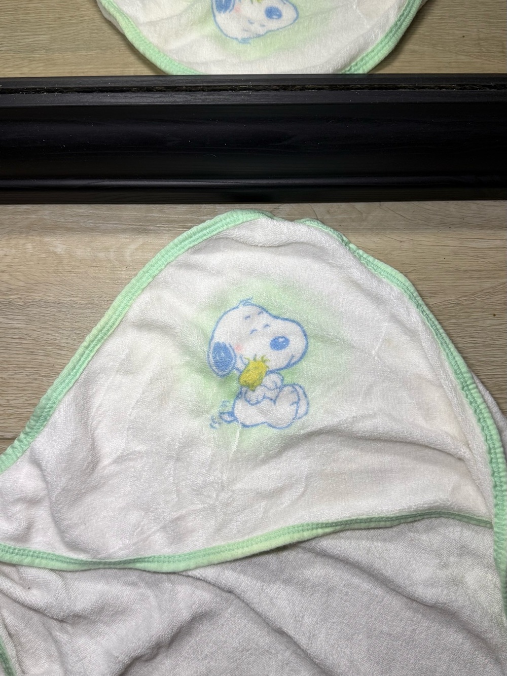 Vintage 1980s Snoopy Baby Towel / Wrap Blanket With Green Trim